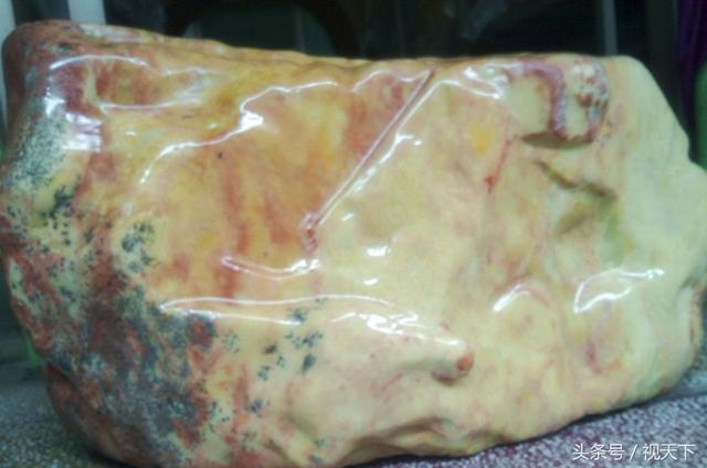 什么样的黄龙玉好?-第7张图片-翡翠网 什么样的黄龙玉好?-第7张图片-翡翠网