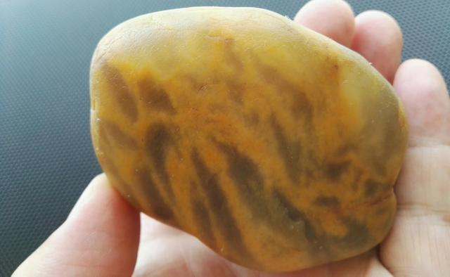 金丝玉被收藏家大量收购，未来前景如何？-第1张图片-翡翠网