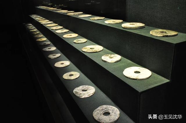 你知道“黄金有价,玉无价”是怎么回事吗?-第1张图片-翡翠网 你知道“黄金有价,玉无价”是怎么回事吗?-第1张图片-翡翠网