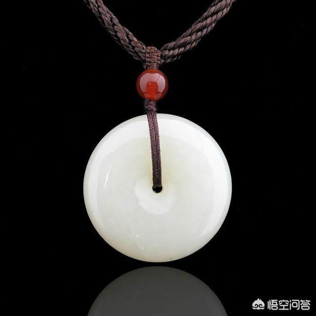 2000元一个的平安扣是什么样的?-第1张图片-翡翠网 2000元一个的平安扣是什么样的?-第1张图片-翡翠网