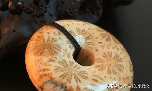 平安扣什么颜色的好,佩戴平安扣的讲究?-第6张图片-翡翠网 平安扣什么颜色的好,佩戴平安扣的讲究?-第6张图片-翡翠网