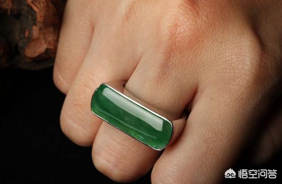 缅甸翡翠玉真假肉眼如何识别?-第1张图片-翡翠网 缅甸翡翠玉真假肉眼如何识别?-第1张图片-翡翠网