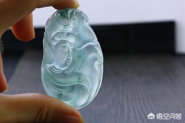 什么样的“飘花”翡翠最有价值?-第2张图片-翡翠网 什么样的“飘花”翡翠最有价值?-第2张图片-翡翠网