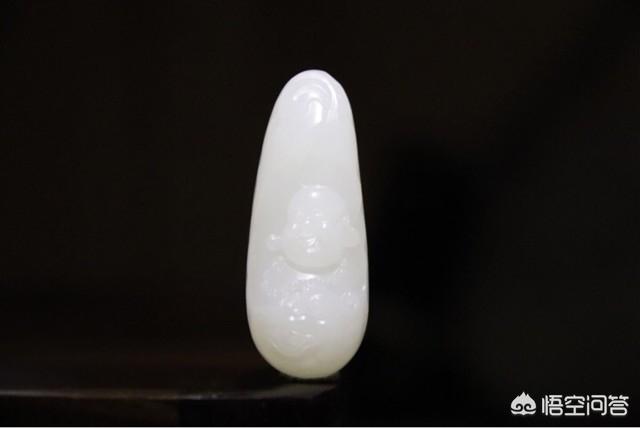 佩戴翡翠玉佛有什么好处和寓意?-第1张图片-翡翠网 佩戴翡翠玉佛有什么好处和寓意?-第1张图片-翡翠网