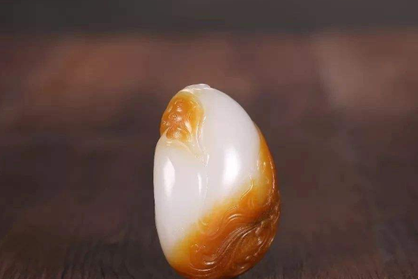 收藏和田玉手把件,什么样的玉把件比较好?-第1张图片-翡翠网 收藏和田玉手把件,什么样的玉把件比较好?-第1张图片-翡翠网