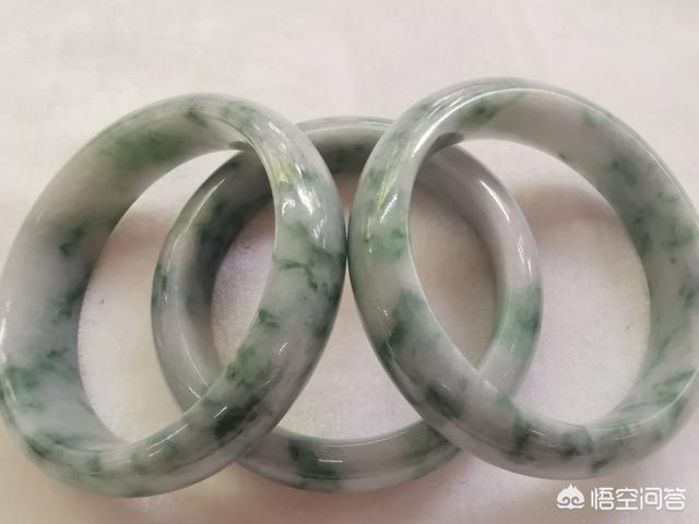 批发价300元的玉镯,多少钱淘到手比较划算?-第6张图片-翡翠网 批发价300元的玉镯,多少钱淘到手比较划算?-第6张图片-翡翠网