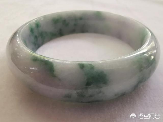 批发价300元的玉镯,多少钱淘到手比较划算?-第2张图片-翡翠网 批发价300元的玉镯,多少钱淘到手比较划算?-第2张图片-翡翠网
