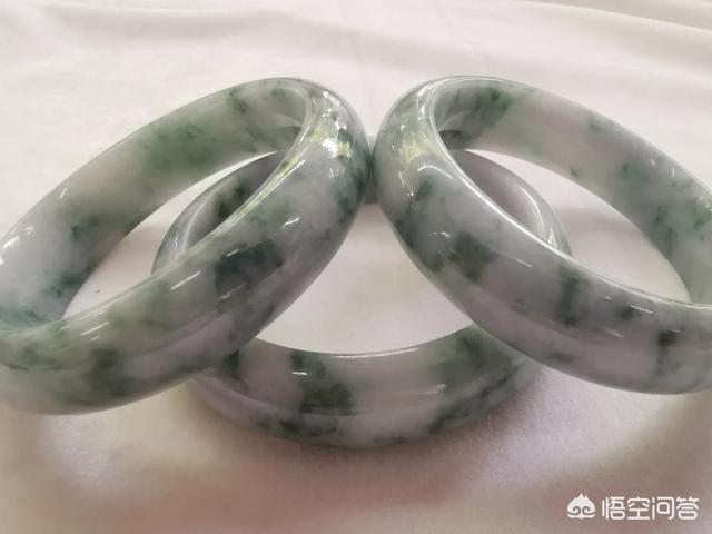 批发价300元的玉镯,多少钱淘到手比较划算?-第5张图片-翡翠网 批发价300元的玉镯,多少钱淘到手比较划算?-第5张图片-翡翠网