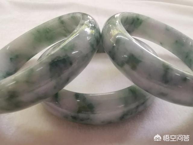 批发价300元的玉镯,多少钱淘到手比较划算?-第4张图片-翡翠网 批发价300元的玉镯,多少钱淘到手比较划算?-第4张图片-翡翠网