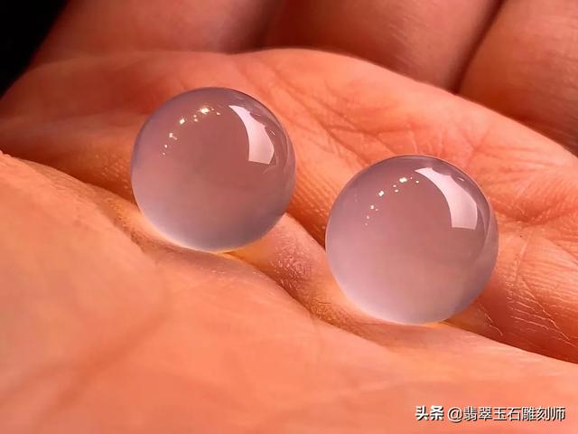 这几个手镯,价值如何?
-第9张图片-翡翠网 这几个手镯,价值如何?
-第9张图片-翡翠网