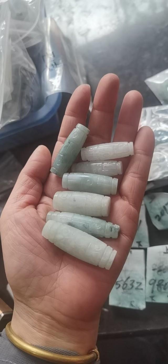 加工翡翠手镯圈口可以有多少毫米误差?-第3张图片-翡翠网 加工翡翠手镯圈口可以有多少毫米误差?-第3张图片-翡翠网