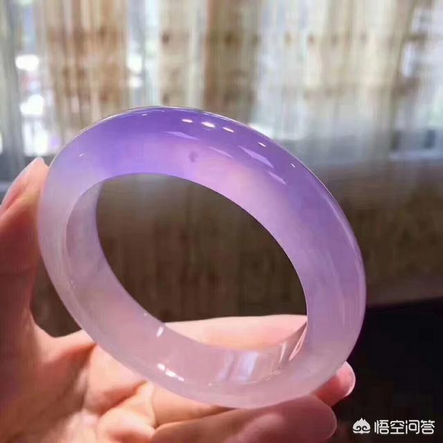 过年想买一个玉镯子,有什么推荐吗?-第7张图片-翡翠网 过年想买一个玉镯子,有什么推荐吗?-第7张图片-翡翠网