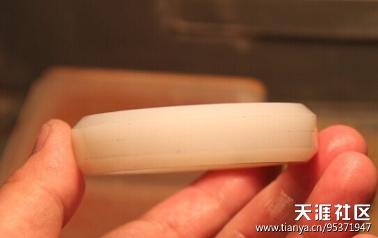 包石玉赌石之羊脂玉手镯的诞生过程-第8张图片-翡翠网