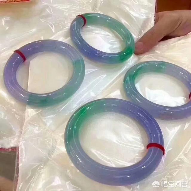 过年想买一个玉镯子,有什么推荐吗?-第6张图片-翡翠网 过年想买一个玉镯子,有什么推荐吗?-第6张图片-翡翠网