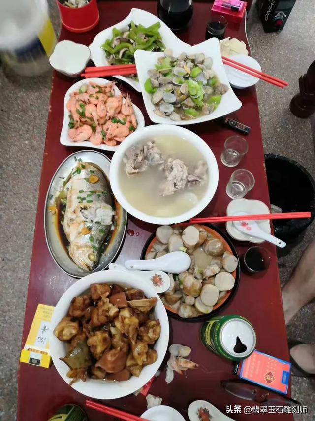 有没有翠友帮忙看看这个镯子?-第6张图片-翡翠网 有没有翠友帮忙看看这个镯子?-第6张图片-翡翠网