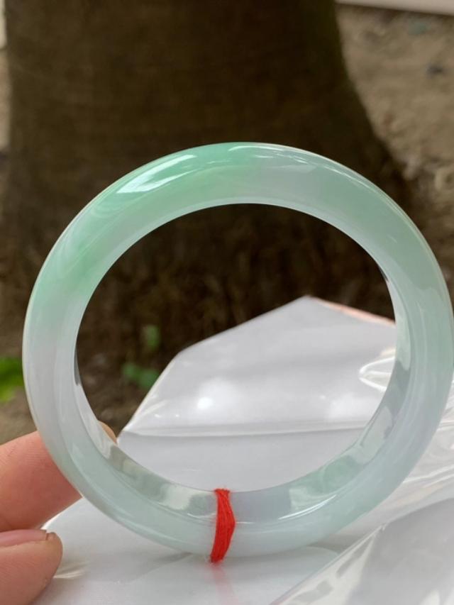 加工翡翠手镯圈口可以有多少毫米误差?-第5张图片-翡翠网 加工翡翠手镯圈口可以有多少毫米误差?-第5张图片-翡翠网