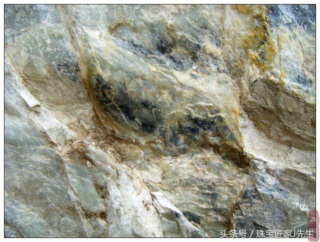 到底是籽料还是子料,和田玉的玉料有什么区别吗?-第6张图片-翡翠网 到底是籽料还是子料,和田玉的玉料有什么区别吗?-第6张图片-翡翠网