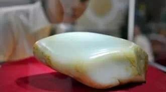 和田玉摸起来是一种什么手感?-第2张图片-翡翠网 和田玉摸起来是一种什么手感?-第2张图片-翡翠网