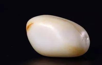 和田玉摸起来是一种什么手感?-第3张图片-翡翠网 和田玉摸起来是一种什么手感?-第3张图片-翡翠网