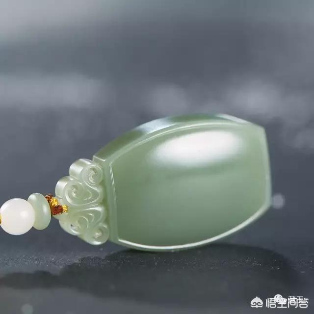 现在和田玉市场什么样的玉最受欢迎?-第11张图片-翡翠网 现在和田玉市场什么样的玉最受欢迎?-第11张图片-翡翠网