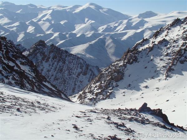 到底是籽料还是子料,和田玉的玉料有什么区别吗?-第7张图片-翡翠网 到底是籽料还是子料,和田玉的玉料有什么区别吗?-第7张图片-翡翠网