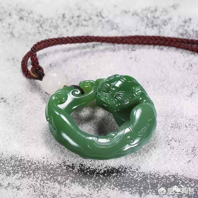 现在和田玉市场什么样的玉最受欢迎?-第7张图片-翡翠网 现在和田玉市场什么样的玉最受欢迎?-第7张图片-翡翠网