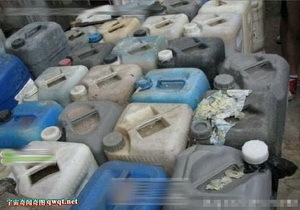 黑幕揭秘烂石头如何变成翡翠玉镯的全过程-第3张图片-翡翠网 黑幕揭秘烂石头如何变成翡翠玉镯的全过程-第3张图片-翡翠网