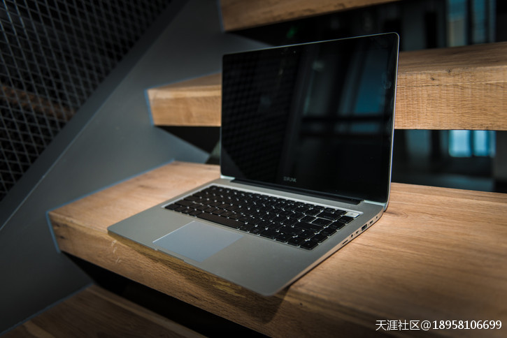 iFunk翼 | 14寸+全金属+8G内存超值超极本-第2张图片-翡翠网 iFunk翼 | 14寸+全金属+8G内存超值超极本-第2张图片-翡翠网