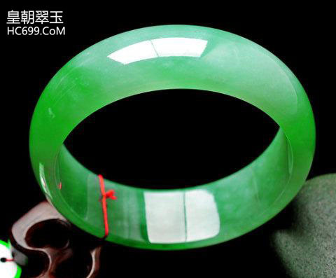 如何鉴别冰种翡翠手镯的价格-第1张图片-翡翠网 如何鉴别冰种翡翠手镯的价格-第1张图片-翡翠网