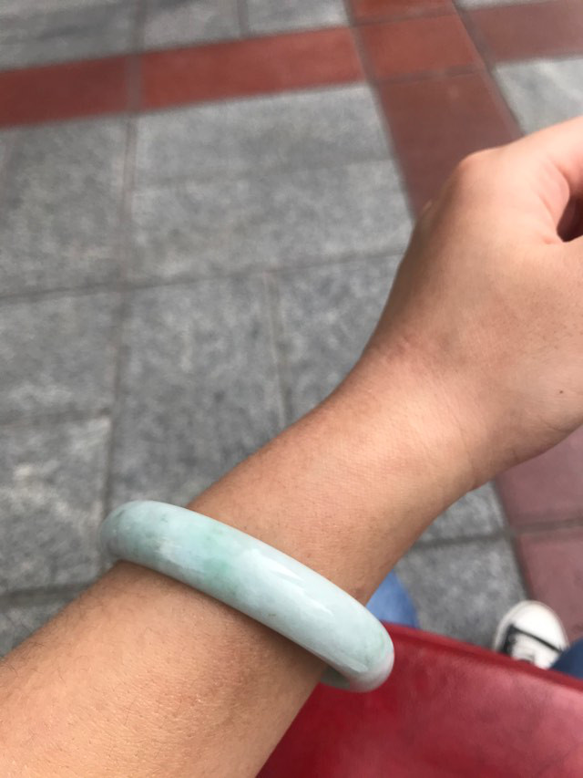 吐槽一下周六福买玉镯气得吐血的经历-第4张图片-翡翠网 吐槽一下周六福买玉镯气得吐血的经历-第4张图片-翡翠网