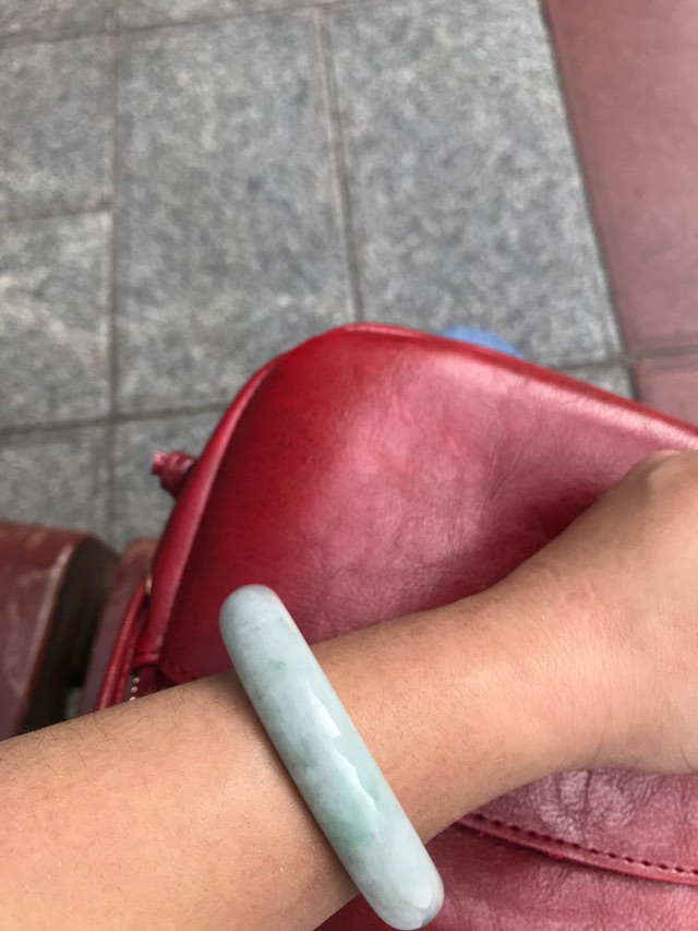 吐槽一下周六福买玉镯气得吐血的经历-第5张图片-翡翠网 吐槽一下周六福买玉镯气得吐血的经历-第5张图片-翡翠网