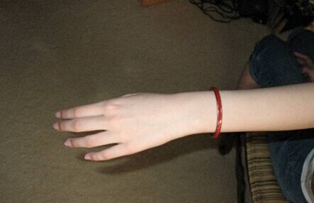 《碧玉张》手镯取不下来的最后绝招----捆绳取镯法-第2张图片-翡翠网