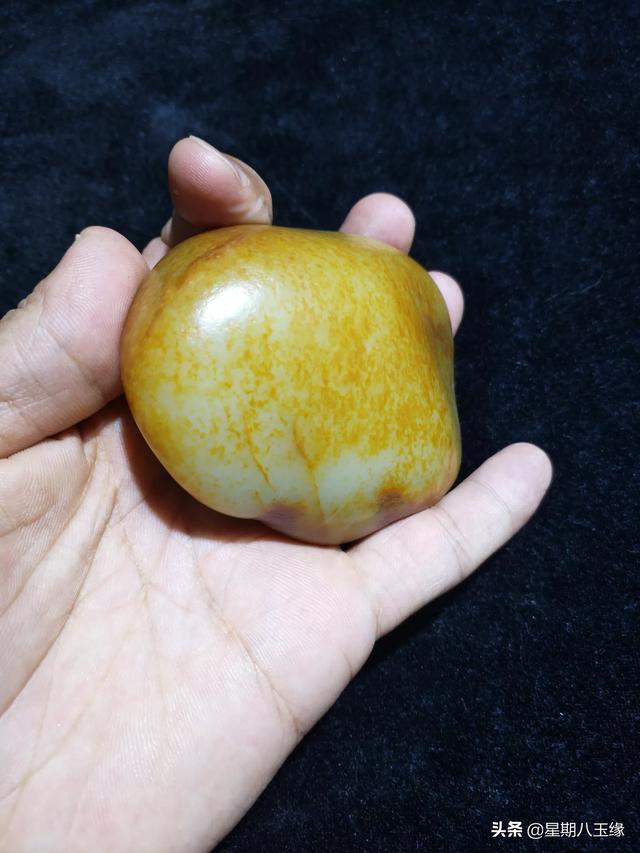 高端和田玉籽料还会持续增值吗?-第6张图片-翡翠网 高端和田玉籽料还会持续增值吗?-第6张图片-翡翠网