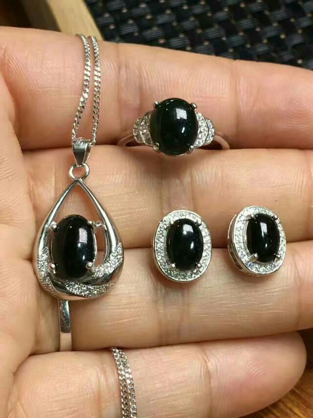 翡翠首饰-第1张图片-翡翠网 翡翠首饰-第1张图片-翡翠网