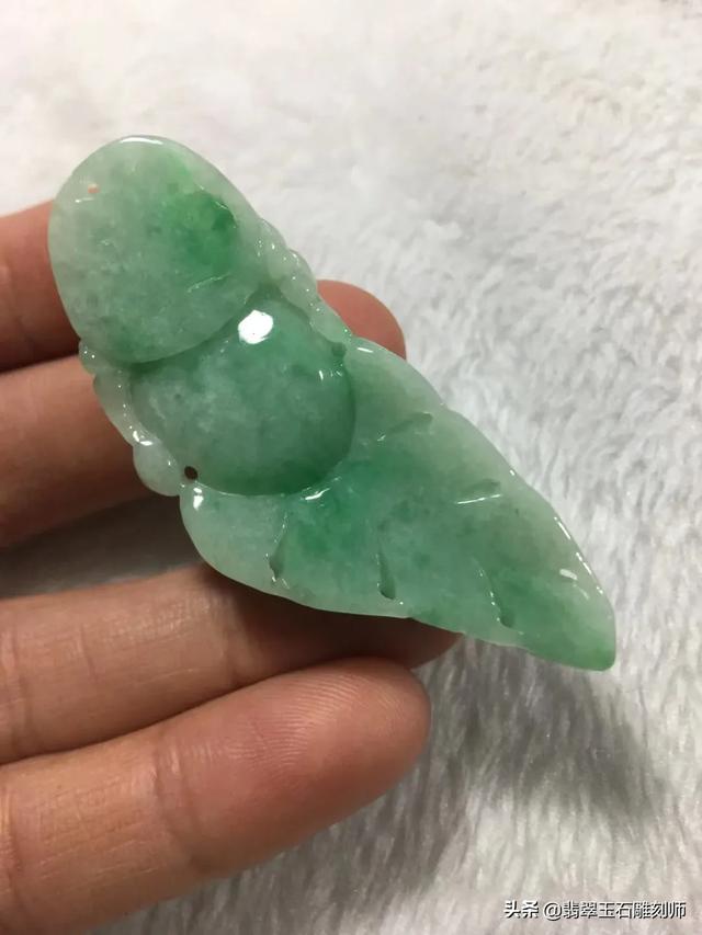 朋友送的，说是翡翠，大家给看看这个吊坠怎么样？-第7张图片-翡翠网