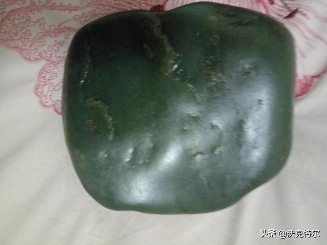 青玉有价值吗,和田青玉的特点有哪些?-第9张图片-翡翠网 青玉有价值吗,和田青玉的特点有哪些?-第9张图片-翡翠网