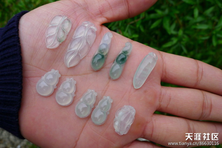 缅甸翡翠A货 阳美出品 冰种三彩福寿牌子一对 吊坠/挂件-第33张图片-翡翠网 缅甸翡翠A货 阳美出品 冰种三彩福寿牌子一对 吊坠/挂件-第33张图片-翡翠网