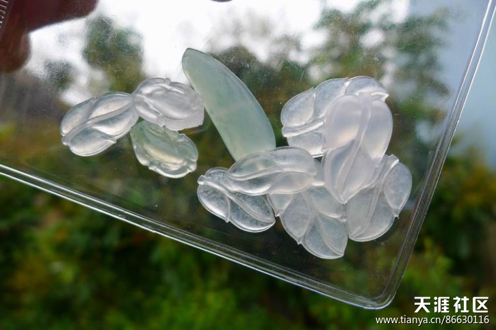 缅甸翡翠A货 阳美出品 冰种三彩福寿牌子一对 吊坠/挂件-第48张图片-翡翠网 缅甸翡翠A货 阳美出品 冰种三彩福寿牌子一对 吊坠/挂件-第48张图片-翡翠网