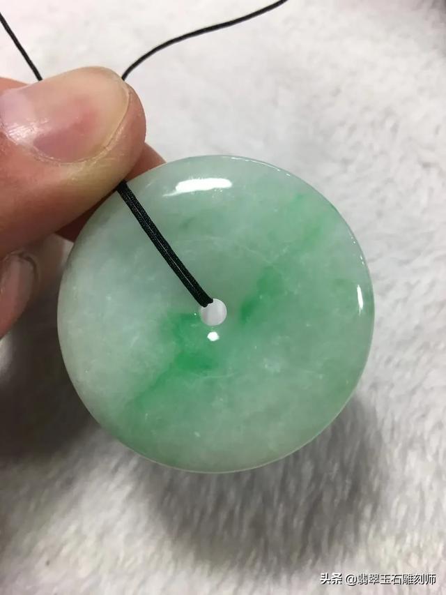 朋友送的，说是翡翠，大家给看看这个吊坠怎么样？-第6张图片-翡翠网