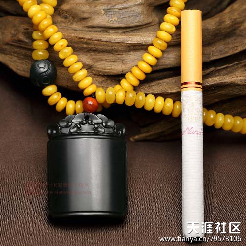 【天一玉器】新疆和田墨碧玉挂件 平安如意牌 46克 鉴赏(转载)-第8张图片-翡翠网