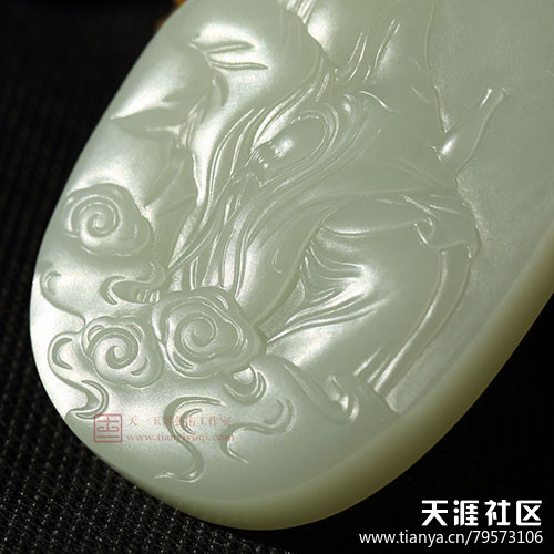 【天一玉器】新疆和田玉洒金皮籽料挂件 净瓶观音 90克(转载)-第2张图片-翡翠网