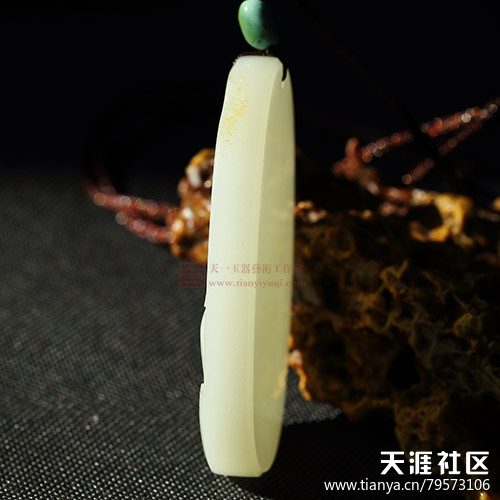 【天一玉器】新疆和田玉洒金皮籽料挂件 净瓶观音 90克(转载)-第7张图片-翡翠网