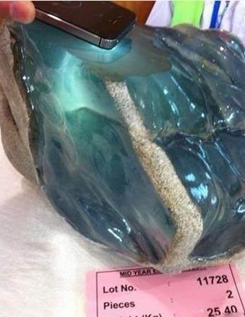 亿级翡翠原石是什么样的?-第10张图片-翡翠网 亿级翡翠原石是什么样的?-第10张图片-翡翠网