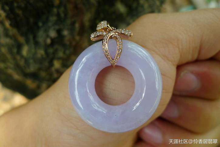 上NeW:阳绿蛋面吊坠、佛公、叶子、平安扣、耳钉、戒指等-第22张图片-翡翠网 上NeW:阳绿蛋面吊坠、佛公、叶子、平安扣、耳钉、戒指等-第22张图片-翡翠网