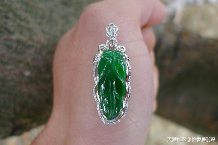 上NeW:阳绿蛋面吊坠、佛公、叶子、平安扣、耳钉、戒指等-第19张图片-翡翠网 上NeW:阳绿蛋面吊坠、佛公、叶子、平安扣、耳钉、戒指等-第19张图片-翡翠网