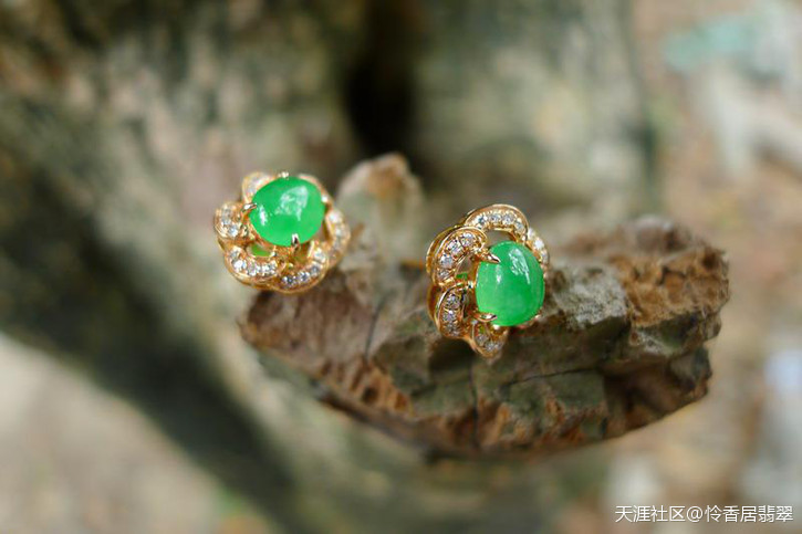 上NeW:阳绿蛋面吊坠、佛公、叶子、平安扣、耳钉、戒指等-第18张图片-翡翠网 上NeW:阳绿蛋面吊坠、佛公、叶子、平安扣、耳钉、戒指等-第18张图片-翡翠网