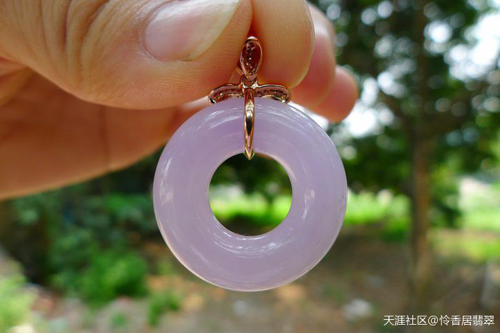 上NeW:阳绿蛋面吊坠、佛公、叶子、平安扣、耳钉、戒指等-第23张图片-翡翠网 上NeW:阳绿蛋面吊坠、佛公、叶子、平安扣、耳钉、戒指等-第23张图片-翡翠网