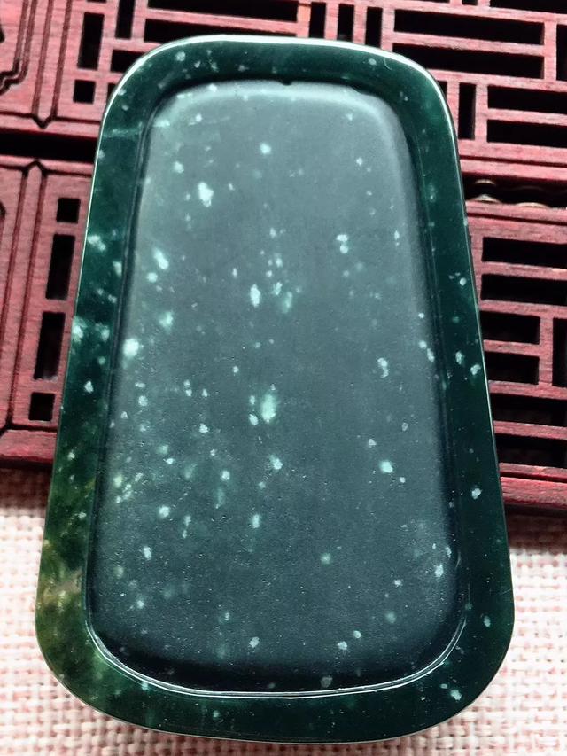 3000块左右预算,可以买到一个什么样的观音吊坠?有什么推荐?-第6张图片-翡翠网 3000块左右预算,可以买到一个什么样的观音吊坠?有什么推荐?-第6张图片-翡翠网