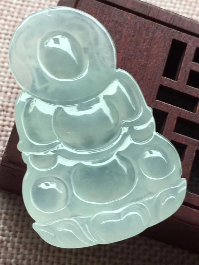 3000块左右预算,可以买到一个什么样的观音吊坠?有什么推荐?-第2张图片-翡翠网 3000块左右预算,可以买到一个什么样的观音吊坠?有什么推荐?-第2张图片-翡翠网