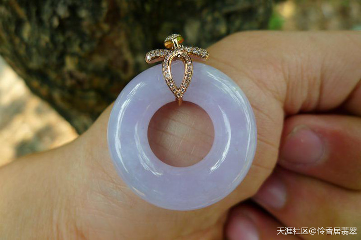 上NeW:阳绿蛋面吊坠、佛公、叶子、平安扣、耳钉、戒指等-第25张图片-翡翠网 上NeW:阳绿蛋面吊坠、佛公、叶子、平安扣、耳钉、戒指等-第25张图片-翡翠网